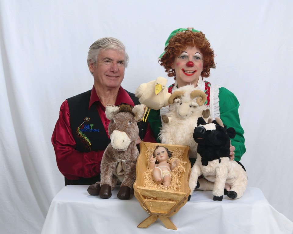 Mr. T, Rainbow, and the puppets with the manger